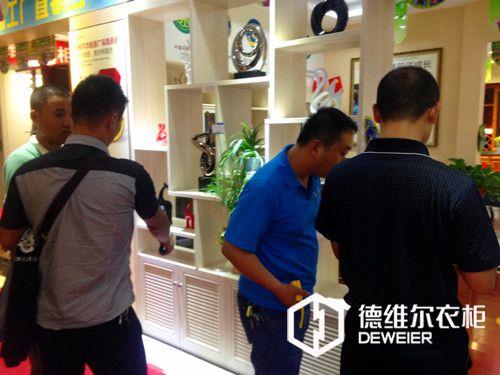 十大衣柜品牌放銷全城市，蘭州德維爾整體衣柜單店搶單